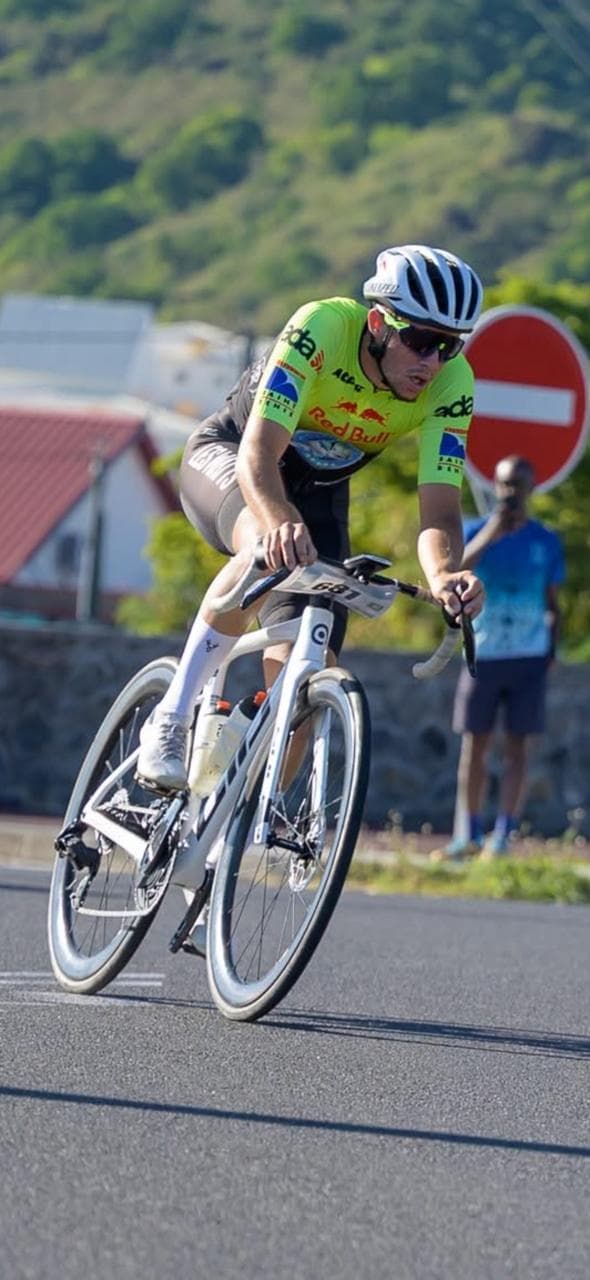Cyclisme route — Couleurs Red Bull